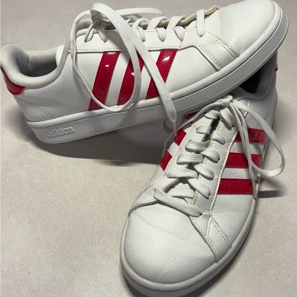 Adidas White Sneakers with Red Stripes size 10 - Picture 1 of 5